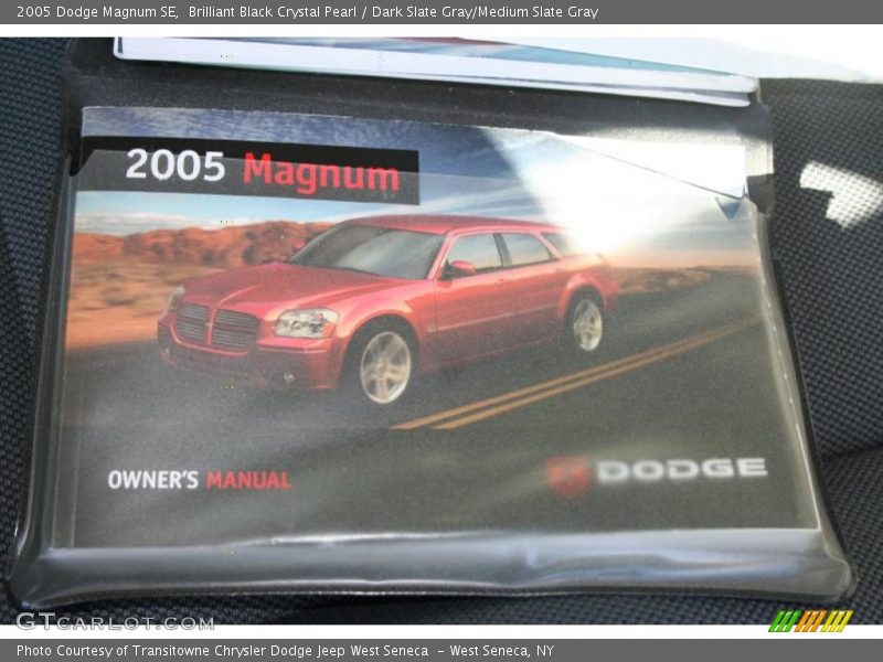 Brilliant Black Crystal Pearl / Dark Slate Gray/Medium Slate Gray 2005 Dodge Magnum SE