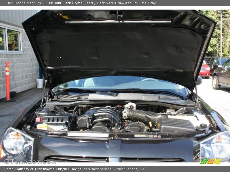 Brilliant Black Crystal Pearl / Dark Slate Gray/Medium Slate Gray 2005 Dodge Magnum SE