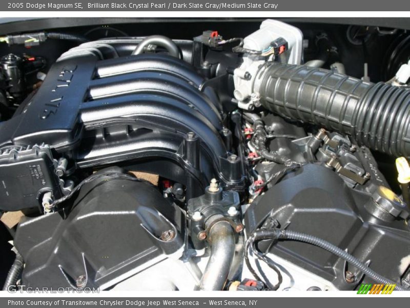 Brilliant Black Crystal Pearl / Dark Slate Gray/Medium Slate Gray 2005 Dodge Magnum SE