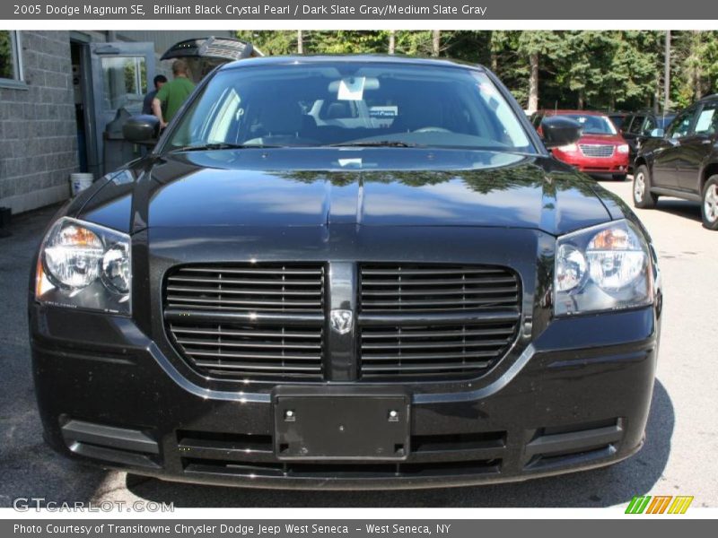 Brilliant Black Crystal Pearl / Dark Slate Gray/Medium Slate Gray 2005 Dodge Magnum SE