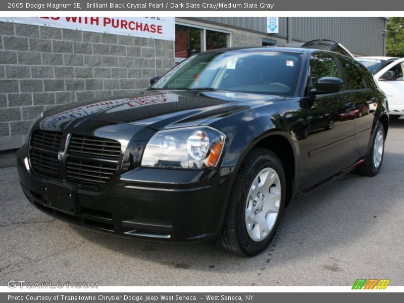 Brilliant Black Crystal Pearl / Dark Slate Gray/Medium Slate Gray 2005 Dodge Magnum SE