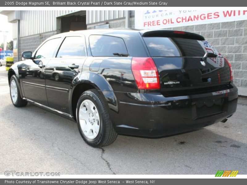 Brilliant Black Crystal Pearl / Dark Slate Gray/Medium Slate Gray 2005 Dodge Magnum SE