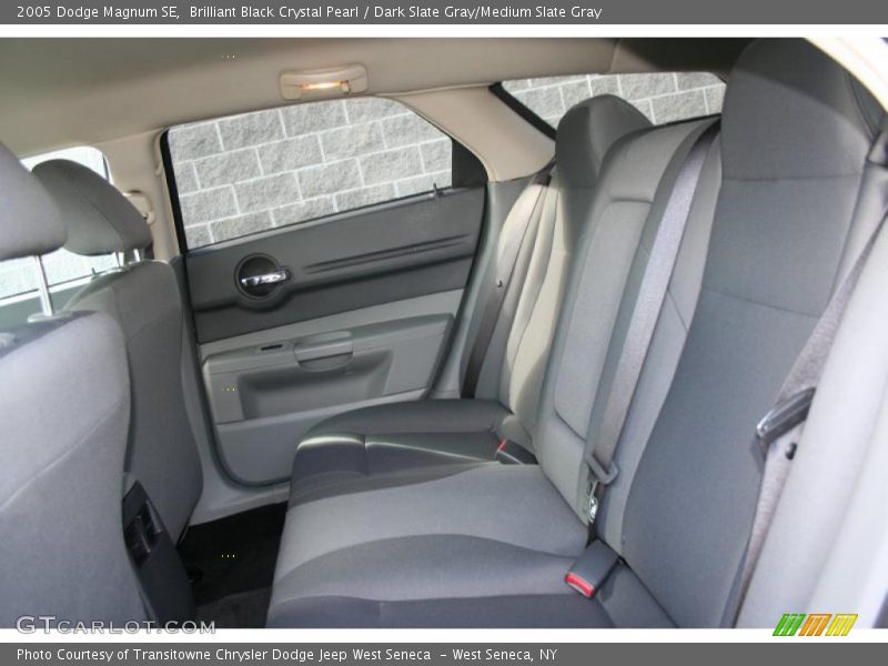 Brilliant Black Crystal Pearl / Dark Slate Gray/Medium Slate Gray 2005 Dodge Magnum SE