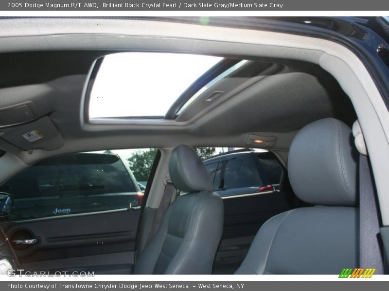 Brilliant Black Crystal Pearl / Dark Slate Gray/Medium Slate Gray 2005 Dodge Magnum R/T AWD