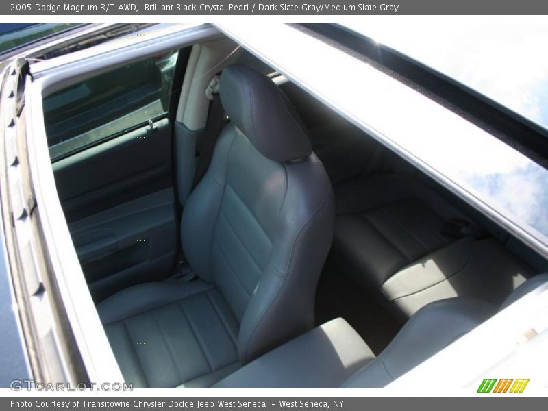 Brilliant Black Crystal Pearl / Dark Slate Gray/Medium Slate Gray 2005 Dodge Magnum R/T AWD