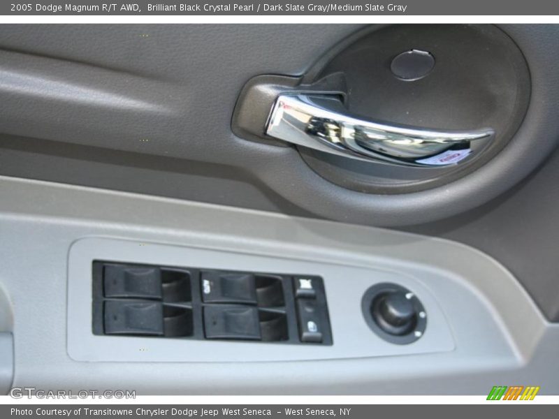 Brilliant Black Crystal Pearl / Dark Slate Gray/Medium Slate Gray 2005 Dodge Magnum R/T AWD