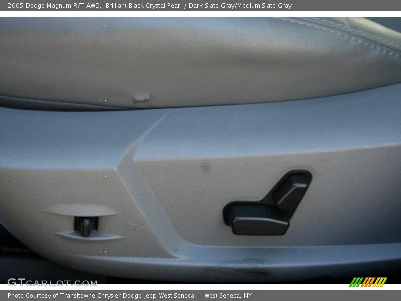 Brilliant Black Crystal Pearl / Dark Slate Gray/Medium Slate Gray 2005 Dodge Magnum R/T AWD