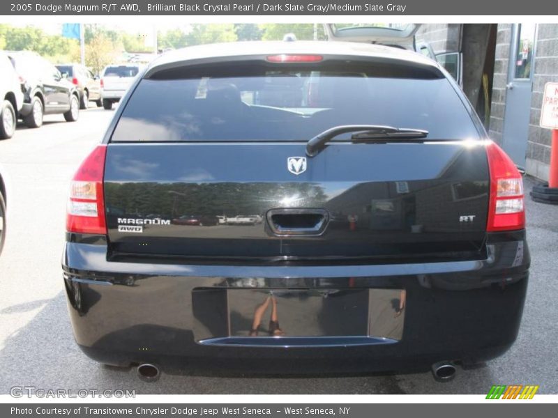 Brilliant Black Crystal Pearl / Dark Slate Gray/Medium Slate Gray 2005 Dodge Magnum R/T AWD