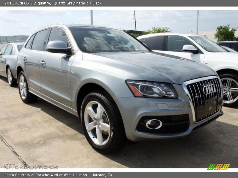 Quartz Grey Metallic / Black 2011 Audi Q5 3.2 quattro