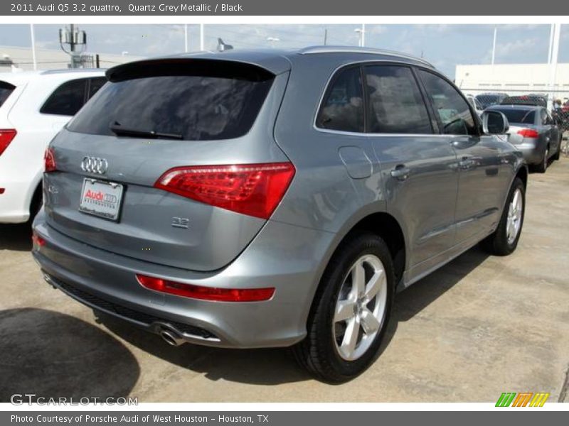 Quartz Grey Metallic / Black 2011 Audi Q5 3.2 quattro