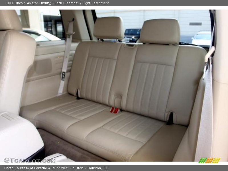 Black Clearcoat / Light Parchment 2003 Lincoln Aviator Luxury