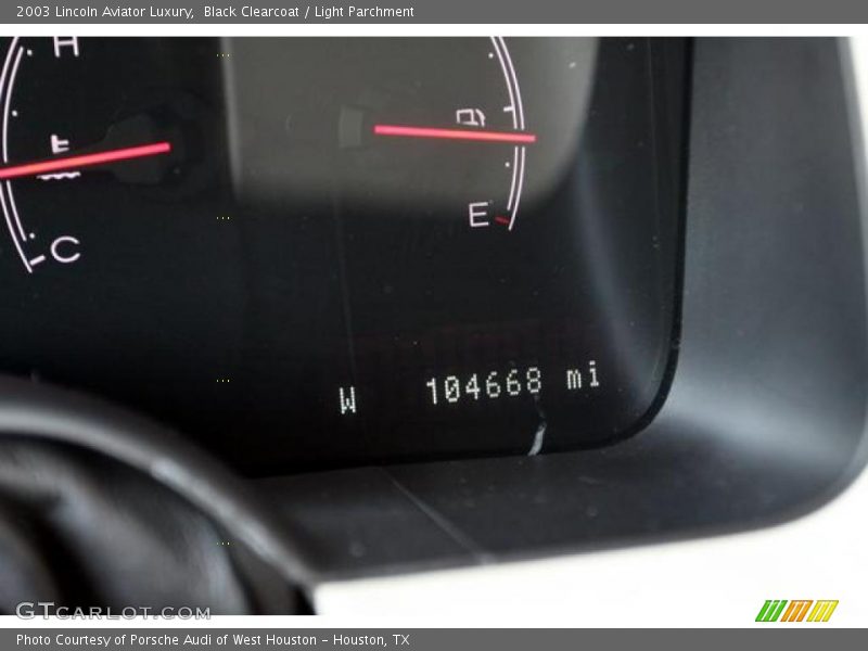 Black Clearcoat / Light Parchment 2003 Lincoln Aviator Luxury