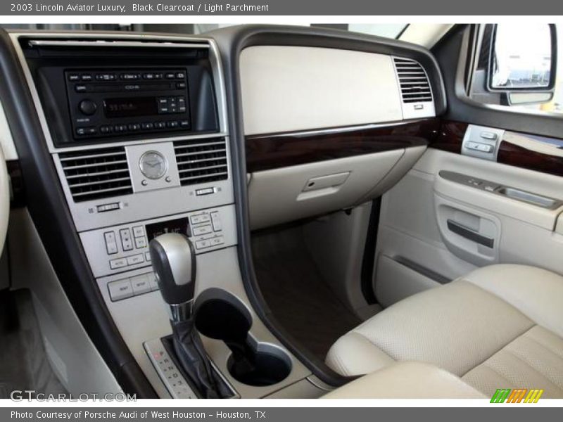 Black Clearcoat / Light Parchment 2003 Lincoln Aviator Luxury