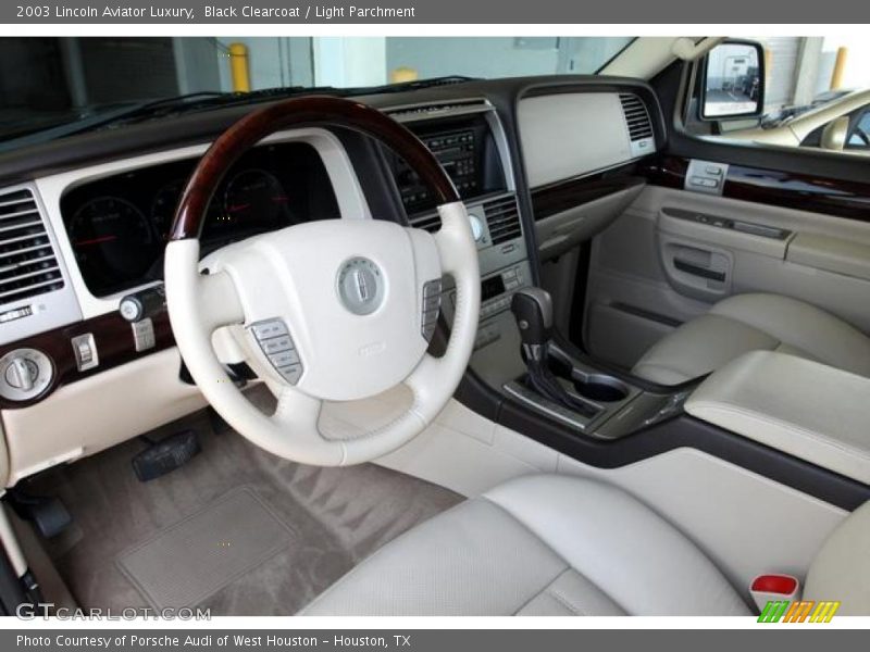 Black Clearcoat / Light Parchment 2003 Lincoln Aviator Luxury