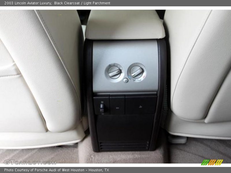 Black Clearcoat / Light Parchment 2003 Lincoln Aviator Luxury