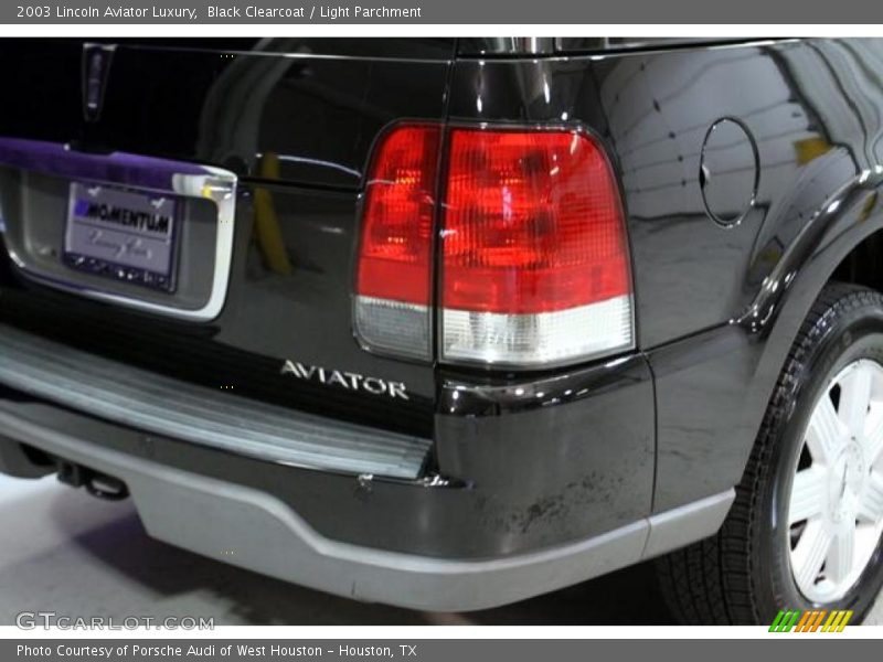 Black Clearcoat / Light Parchment 2003 Lincoln Aviator Luxury