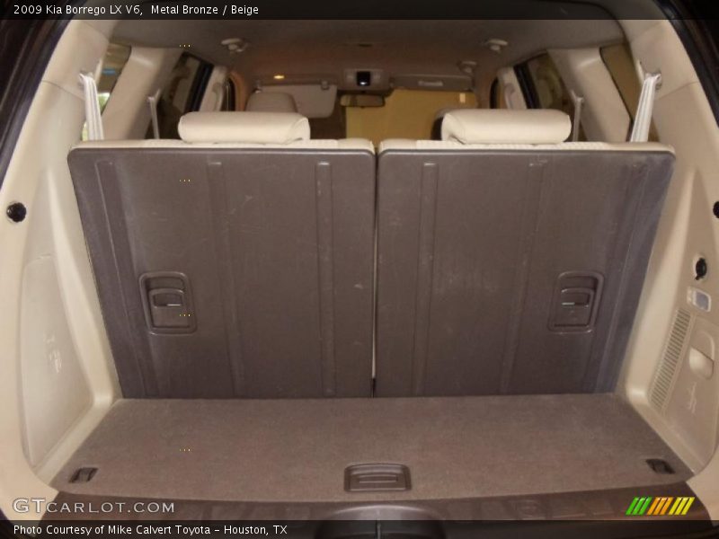 Metal Bronze / Beige 2009 Kia Borrego LX V6