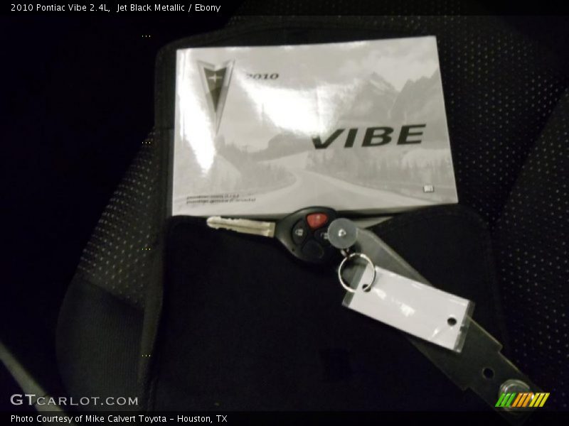 Jet Black Metallic / Ebony 2010 Pontiac Vibe 2.4L