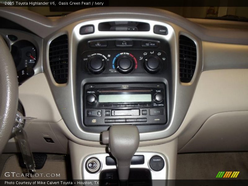 Oasis Green Pearl / Ivory 2005 Toyota Highlander V6