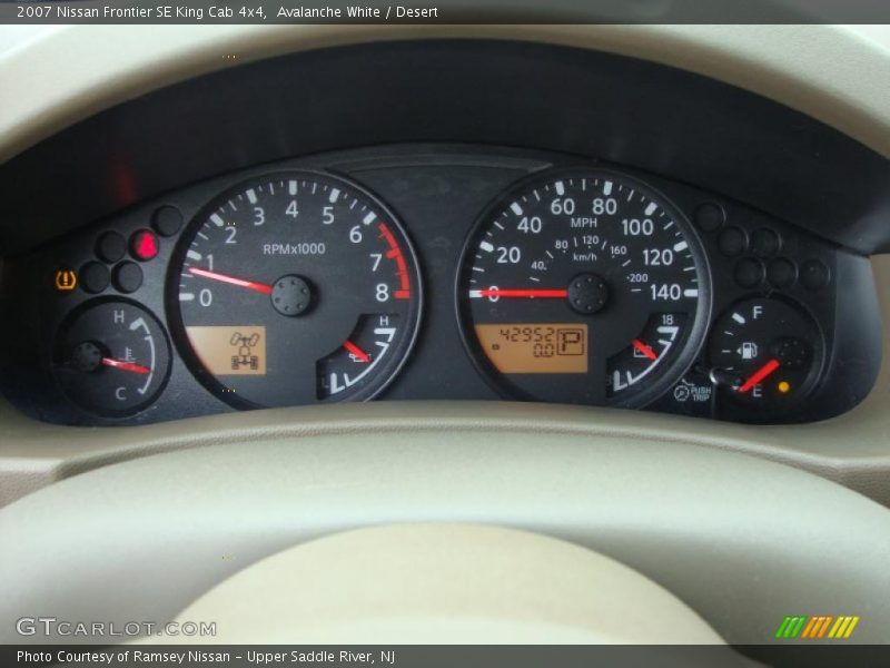 Avalanche White / Desert 2007 Nissan Frontier SE King Cab 4x4
