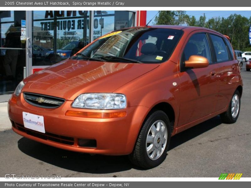 Spicy Orange Metallic / Gray 2005 Chevrolet Aveo LT Hatchback