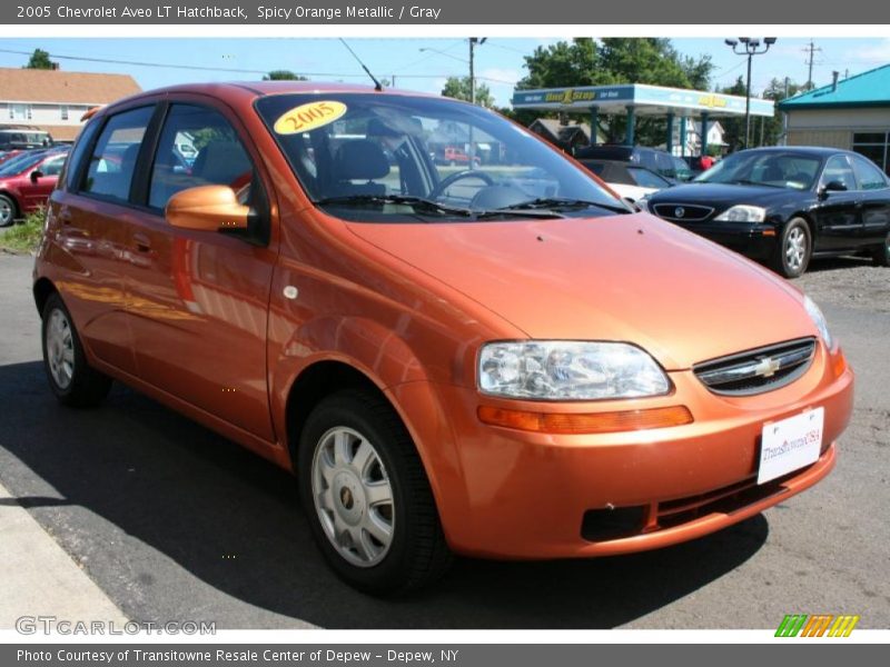 Spicy Orange Metallic / Gray 2005 Chevrolet Aveo LT Hatchback