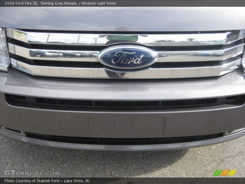 Sterling Grey Metallic / Medium Light Stone 2009 Ford Flex SE