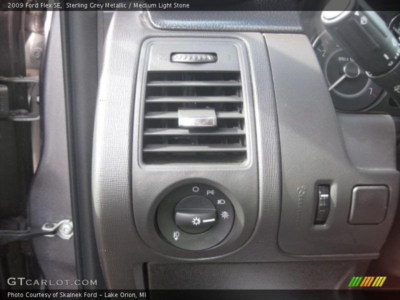 Sterling Grey Metallic / Medium Light Stone 2009 Ford Flex SE