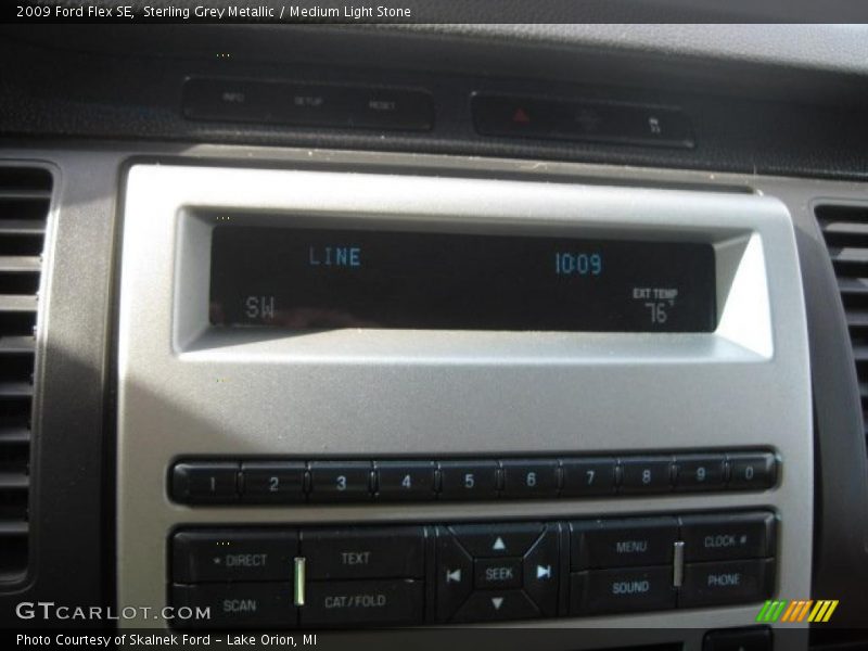 Sterling Grey Metallic / Medium Light Stone 2009 Ford Flex SE