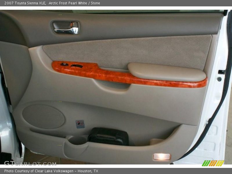 Arctic Frost Pearl White / Stone 2007 Toyota Sienna XLE