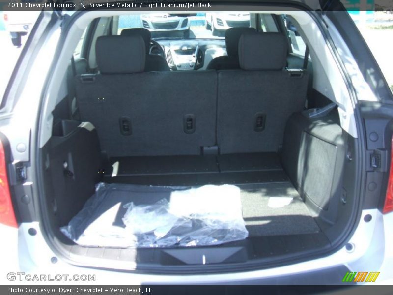 Silver Ice Metallic / Light Titanium/Jet Black 2011 Chevrolet Equinox LS