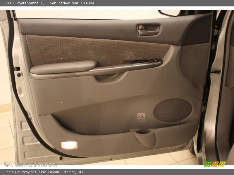 Silver Shadow Pearl / Taupe 2010 Toyota Sienna LE
