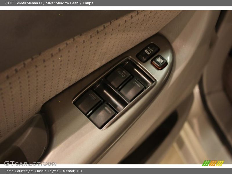 Silver Shadow Pearl / Taupe 2010 Toyota Sienna LE