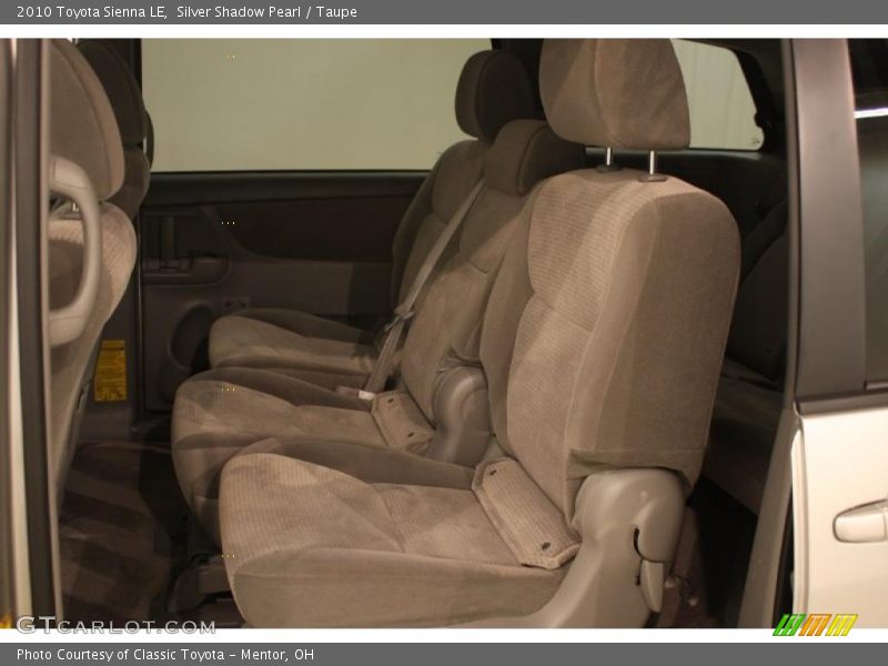 Silver Shadow Pearl / Taupe 2010 Toyota Sienna LE