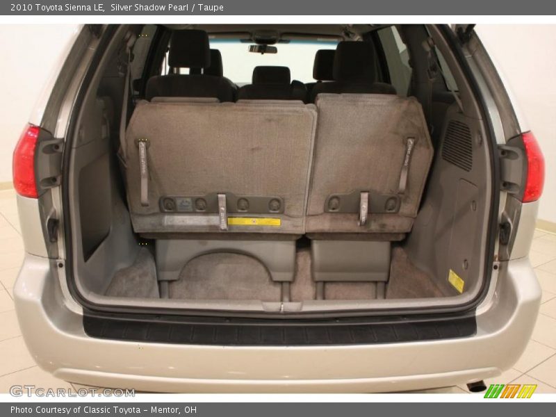 Silver Shadow Pearl / Taupe 2010 Toyota Sienna LE
