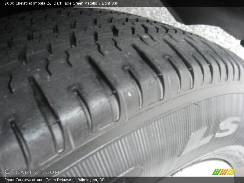Dark Jade Green Metallic / Light Oak 2000 Chevrolet Impala LS