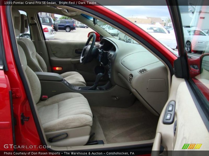 Bright Red / Dark Taupe 1999 Pontiac Grand Prix SE Sedan
