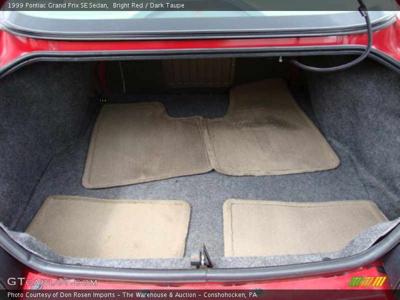 Bright Red / Dark Taupe 1999 Pontiac Grand Prix SE Sedan
