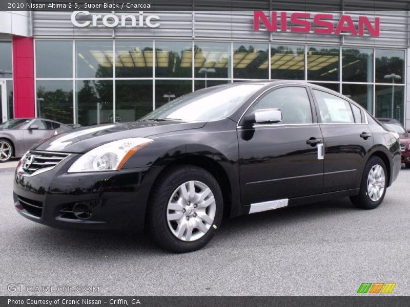 Super Black / Charcoal 2010 Nissan Altima 2.5