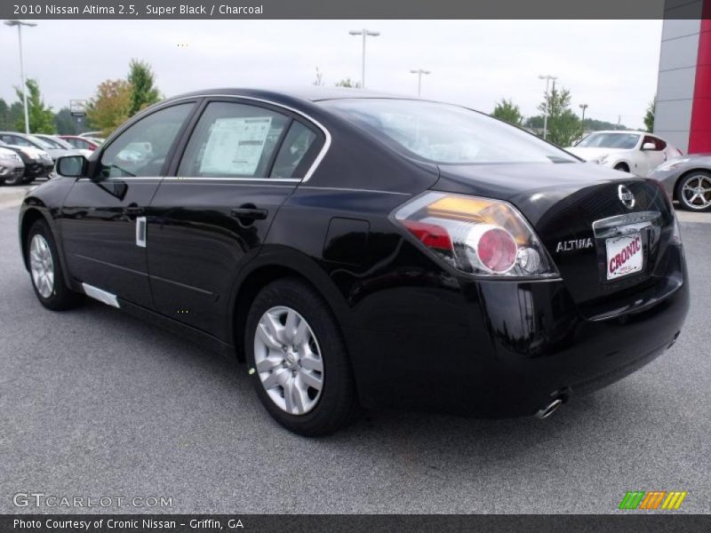 Super Black / Charcoal 2010 Nissan Altima 2.5