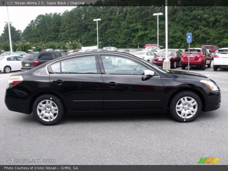 Super Black / Charcoal 2010 Nissan Altima 2.5