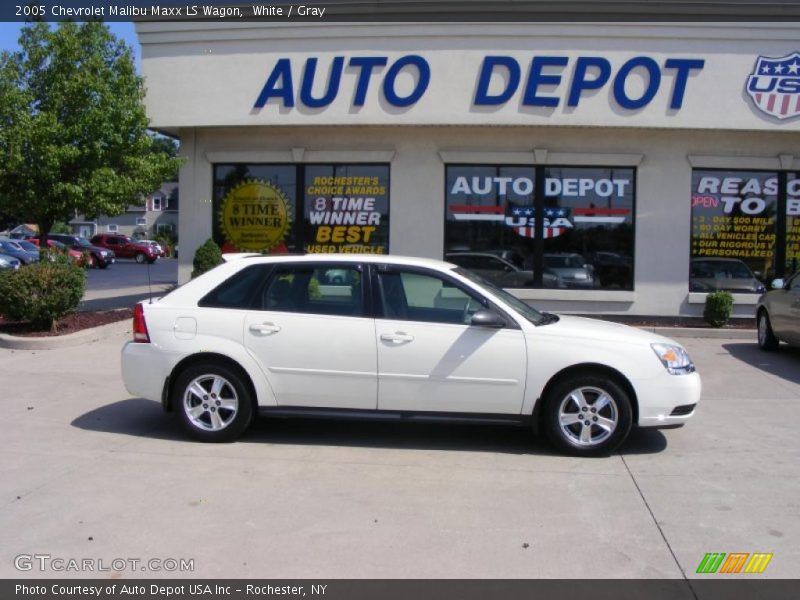 White / Gray 2005 Chevrolet Malibu Maxx LS Wagon