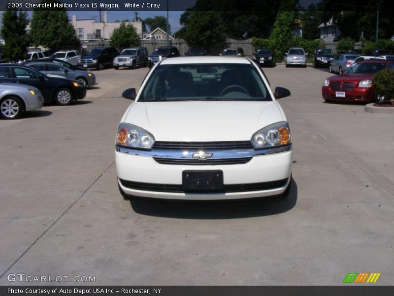 White / Gray 2005 Chevrolet Malibu Maxx LS Wagon