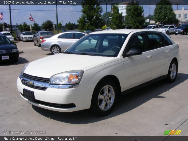White / Gray 2005 Chevrolet Malibu Maxx LS Wagon