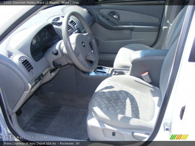 White / Gray 2005 Chevrolet Malibu Maxx LS Wagon