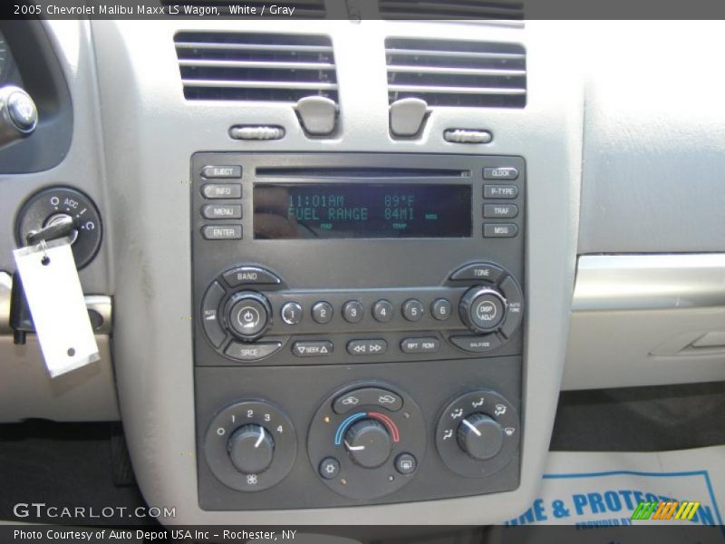 White / Gray 2005 Chevrolet Malibu Maxx LS Wagon