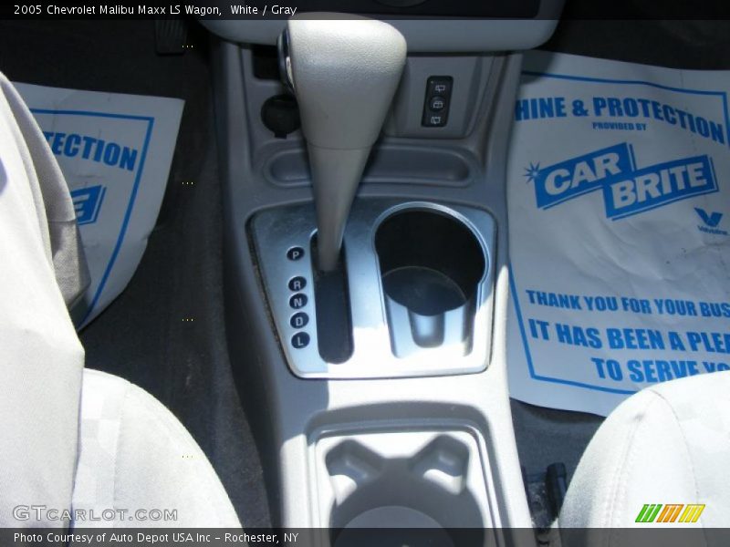 White / Gray 2005 Chevrolet Malibu Maxx LS Wagon