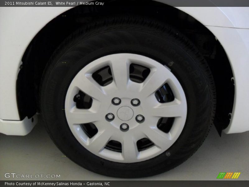 White Pearl / Medium Gray 2011 Mitsubishi Galant ES