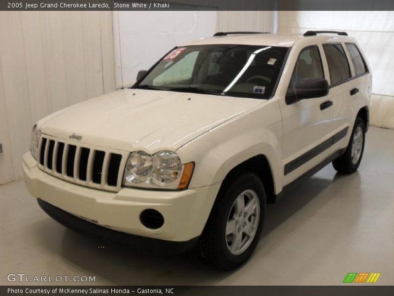 Stone White / Khaki 2005 Jeep Grand Cherokee Laredo