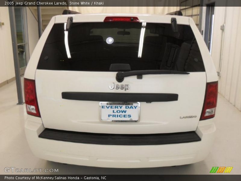 Stone White / Khaki 2005 Jeep Grand Cherokee Laredo